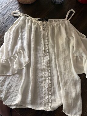 BE COOL White Cold-Shoulder Crochet-Trim Tunic Top